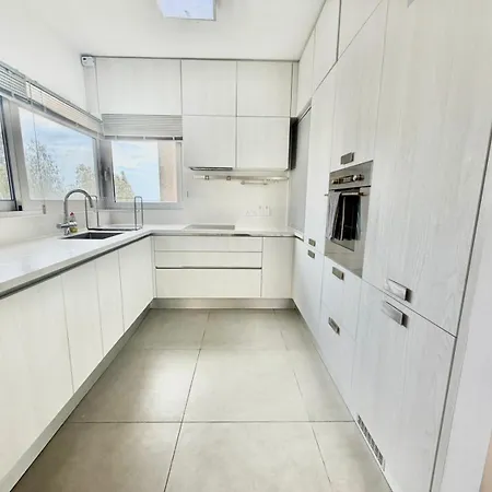 Apartment Luxury Front Flat Kyma 3 *