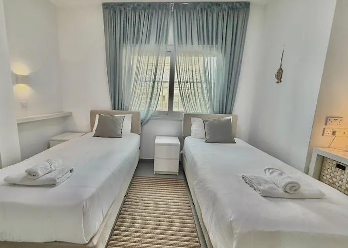 Luxury Front Flat Kyma 3
